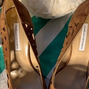 Diane vonFurstenberg Pumps